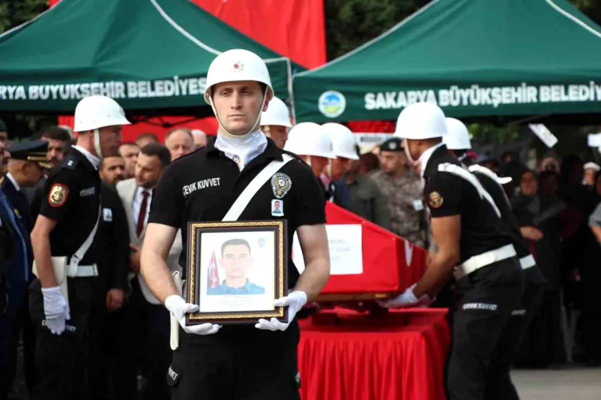 cankiridaki-kazada-hayatini-kaybeden-polis-ozel-harekat-kursiyeri-sakaryada-defnedildi-rkvlm7Sk.jpg