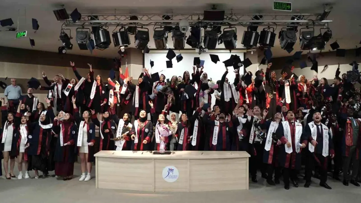 karabuk-universitesinde-mezuniyet-coskusu-hVYJQArT.jpg