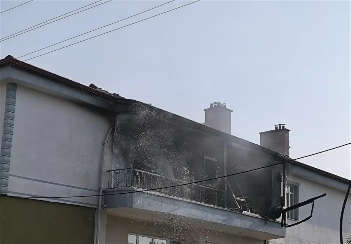 kirikkalede-3-katli-apartmanda-yangin-1-kisi-dumandan-etkilendi-rmTcQRu8.jpg