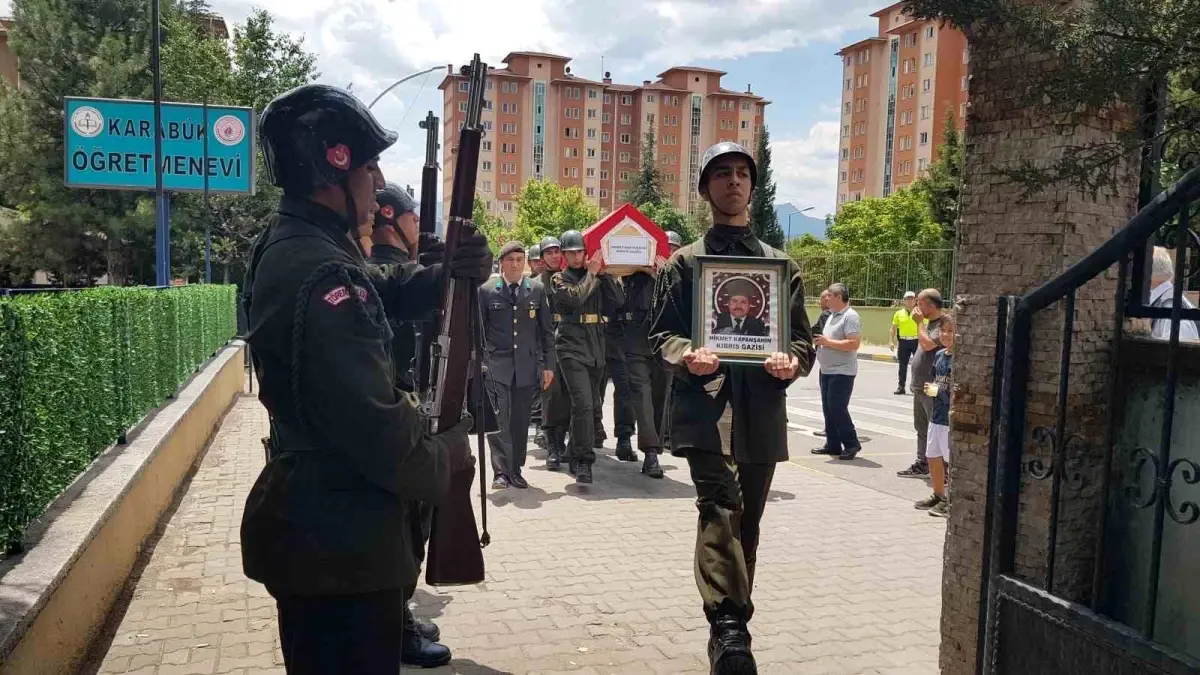 karabukte-kibris-gazisi-hikmet-kapansahin-icin-cenaze-merasimi-duzenlendi-QZkC6WmE.jpg