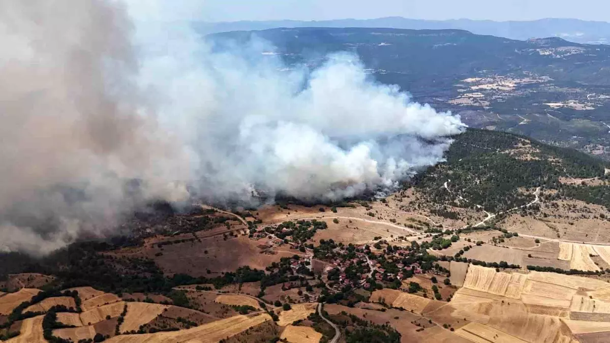 karabukte-orman-yangini-yerlesim-yerlerine-yaklasiyor-zGrvwm2N.jpg